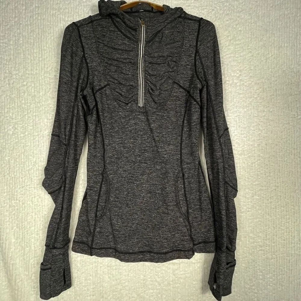 Lululemon Gray Run Swiftly Tech Long Sleeve 1/2 Zip Hooded Sweatshirt Size 6